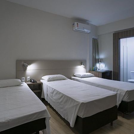 Hotel Valerim Itajai / Navegantes Exterior photo
