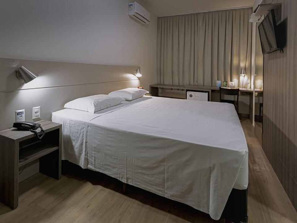 Hotel Valerim Itajai / Navegantes Exterior photo